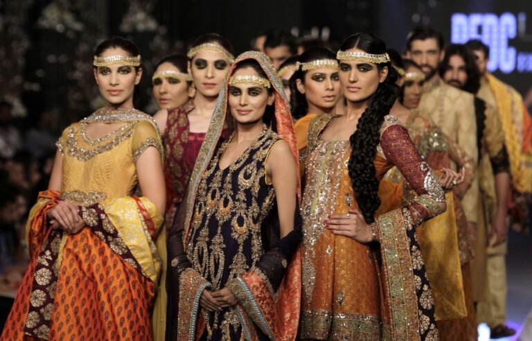Read more about the article latest fashion trends in India